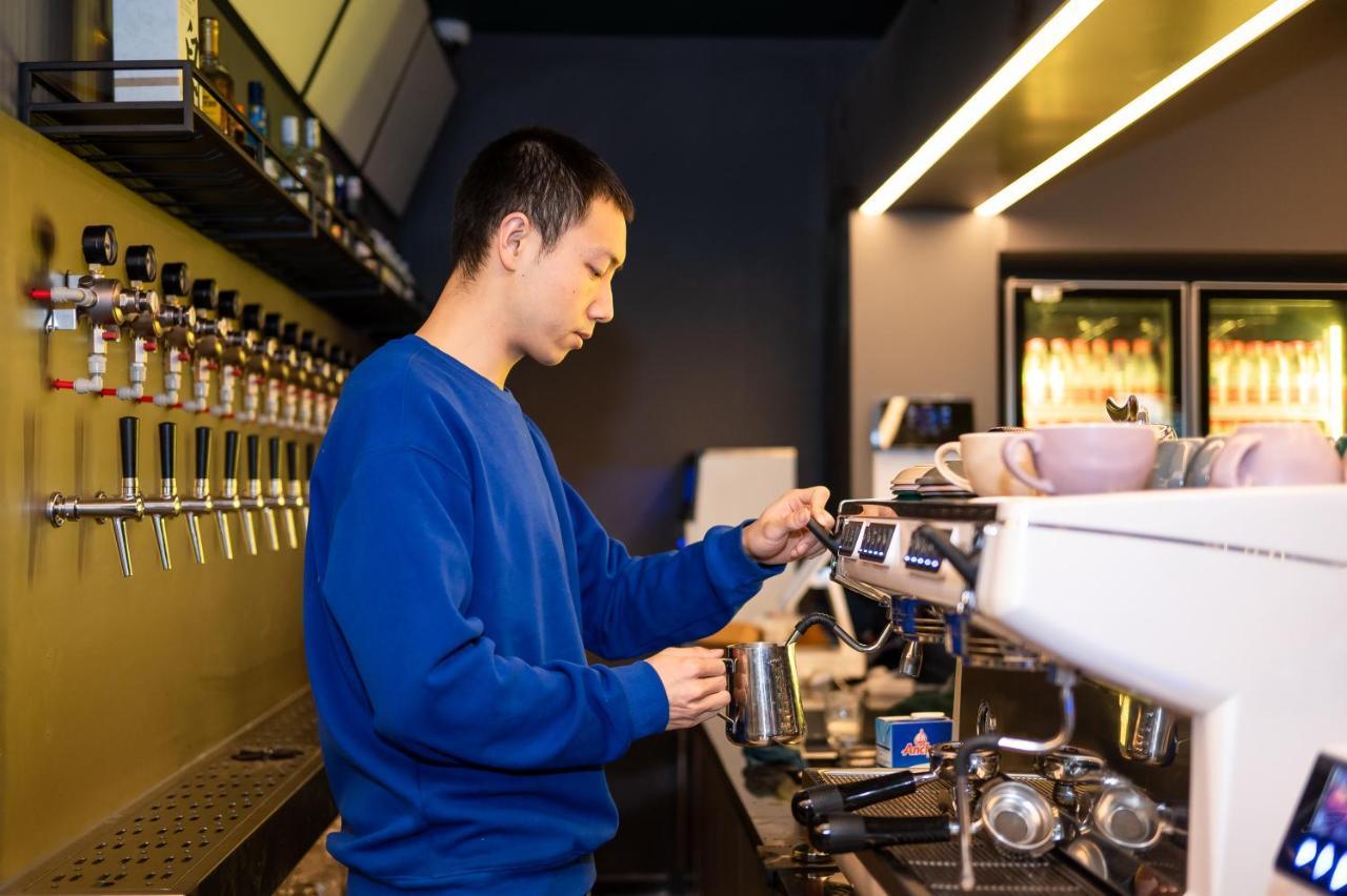 Dayin International Youth Hostel - Near East Nanjing Road & People'S Square & The Bund -Large Social Area -Bar -Cafe -Gym -Free Laundry Luggage Storage -24H Front Desk -English Service Shanghái Exterior foto